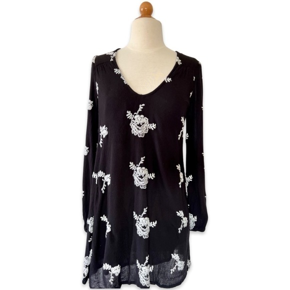 Free People Embroidered Boho Tunic Mini Floral Black Dress - Picture 4 of 6